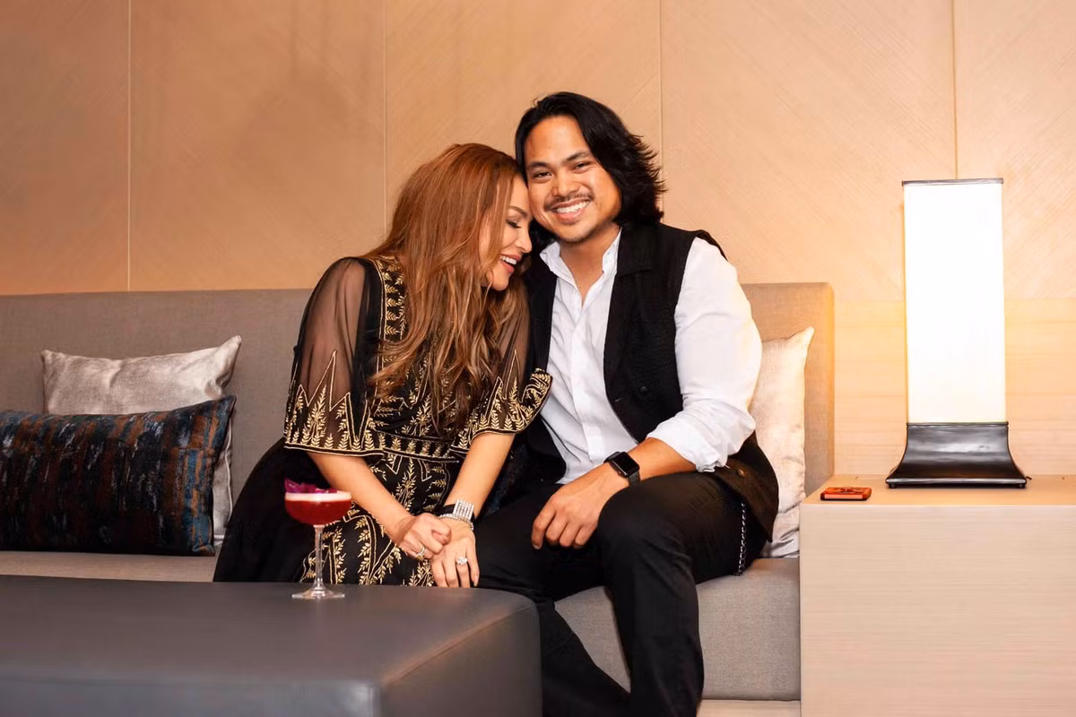 Roland đã bỏ công học để hai người hát ca khúc Dẫu có lỗi lầm.