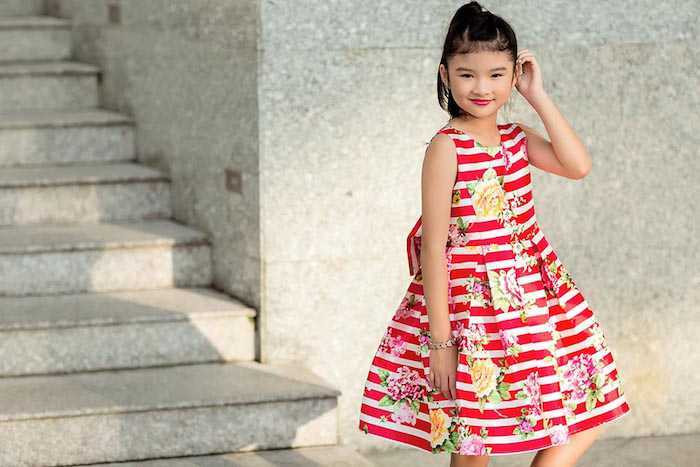 Càng lớn cô bé càng nữ tính, điệu đà.