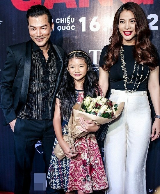 “Bé Bảo Tiên chính là động lực lớn nhất hiện tại để tôi vượt qua mọi khó khăn, áp lực trong cuộc sống và công việc. Và một ngày có làm việc tất bật đến đâu hay đi công tác xa, tôi vẫn dành khoảng thời gian nhất định để trò chuyện, tâm sự với con gái. Điều làm tôi cảm thấy vui và hạnh phúc nhất là Bảo Tiên ngày càng khôn lớn, chăm chỉ học tập và biết nghe lời”, nữ diễn viên từng bày tỏ.