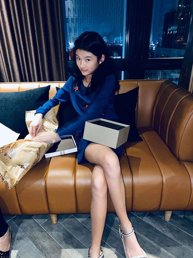 Bên cạnh đó, con gái Trương Ngọc Ánh còn sở hữu gương mặt thanh tú và được dự đoán là mỹ nhân trong tương lai.