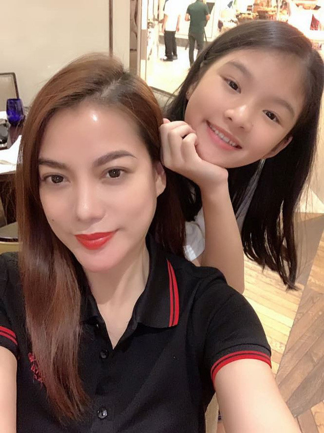 Tuy nhiên, Trương Ngọc Ánh đều từ chối vì không muốn con gái mình tham gia showbiz quá sớm.