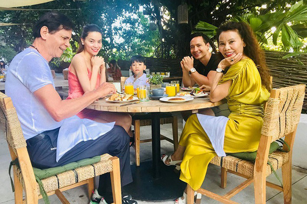 Me ruot Ho Ngoc Ha nhan xet the nao ve Kim Ly?