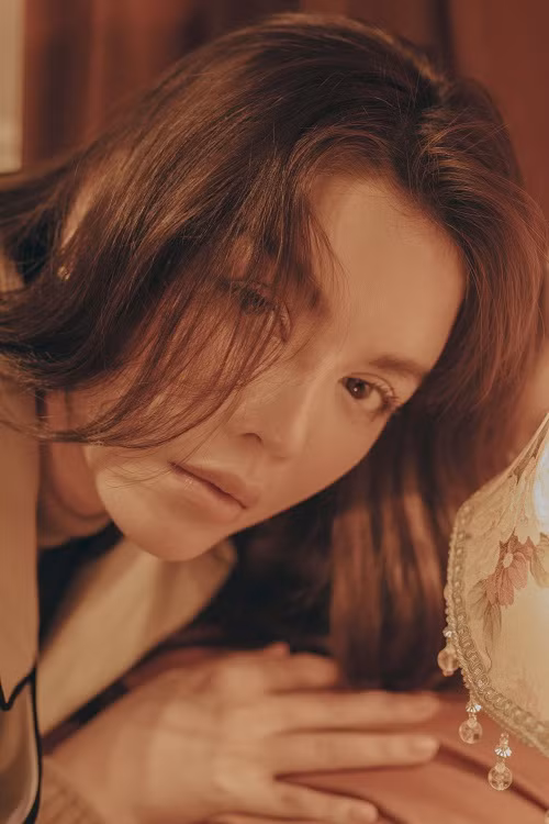 Sau đợt giãn cách xã hội, Lý Nhã Kỳ đã trở lại với guồng quay công việc.