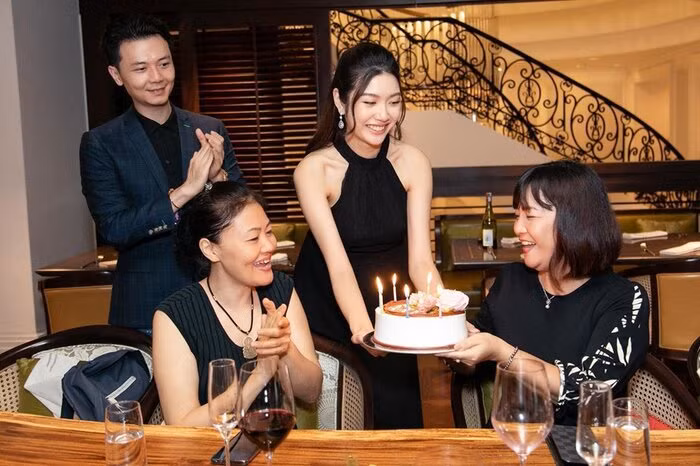 Me chong tuong lai noi ho chuyen A hau Thuy Van mang thai?