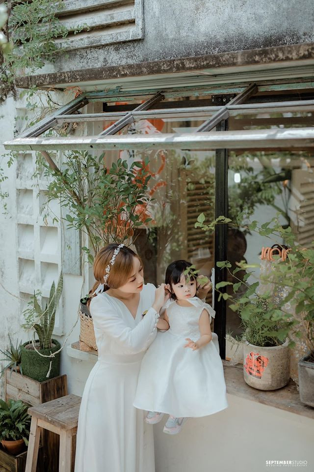 Vợ cũ Hoài Lâm khoe ảnh mới bên hai con đẹp lịm tim Vo cu Hoai Lam khoe anh moi ben hai con dep lim tim