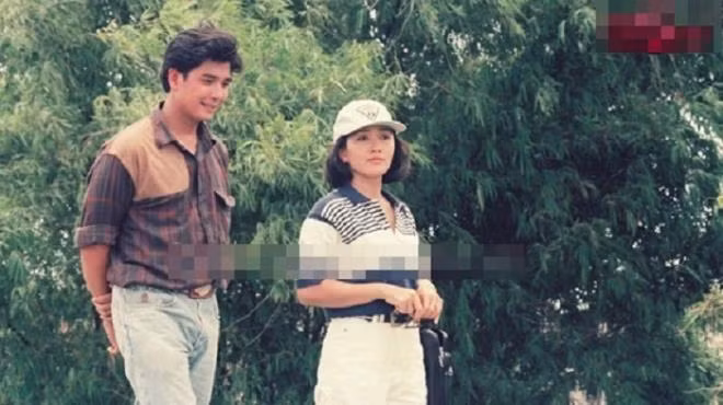 Nữ diễn viên Minh Hòa vào vai Khánh - nữ bác sĩ tài giỏi, có tấm lòng nhân hậu trong phim "Gió qua miền tối sáng". Bộ phim phát sóng vào năm 1998 thu hút được sự chú ý của rất nhiều người. Tới thời điểm hiện tại, rất nhiều khán giả vẫn còn bồi hồi nhớ lại bộ phim.