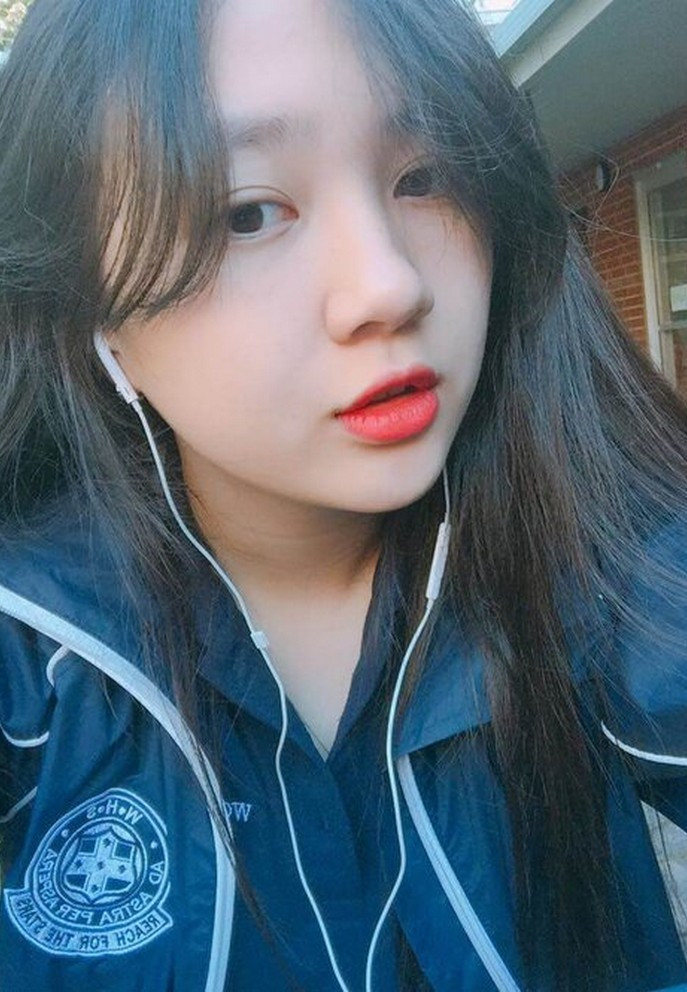 Dù bận rộn ca hát, nữ ca sĩ thường xuyên gọi điện thoại để trao đổi và tâm sự cùng em gái. Cô cũng tranh thủ những dịp lưu diễn hải ngoại kết hợp thăm em.