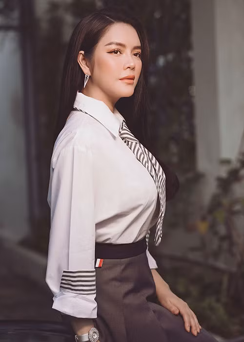 Hình ảnh sang chảnh của Lý Nhã Kỳ khi tái xuất showbiz.