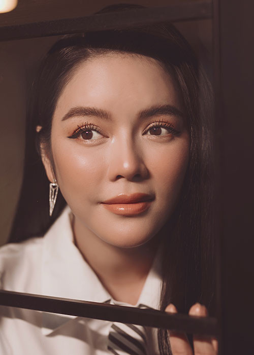 Người đẹp cho biết, bản thân lúc đầu khá hồi hộp vì đây là chương trình mang nhiều yếu tố bất ngờ. Tuy nhiên, chính sự cổ vũ của người hâm mộ đã giúp cô thêm thăng hoa, hoàn thành phần thi của mình.