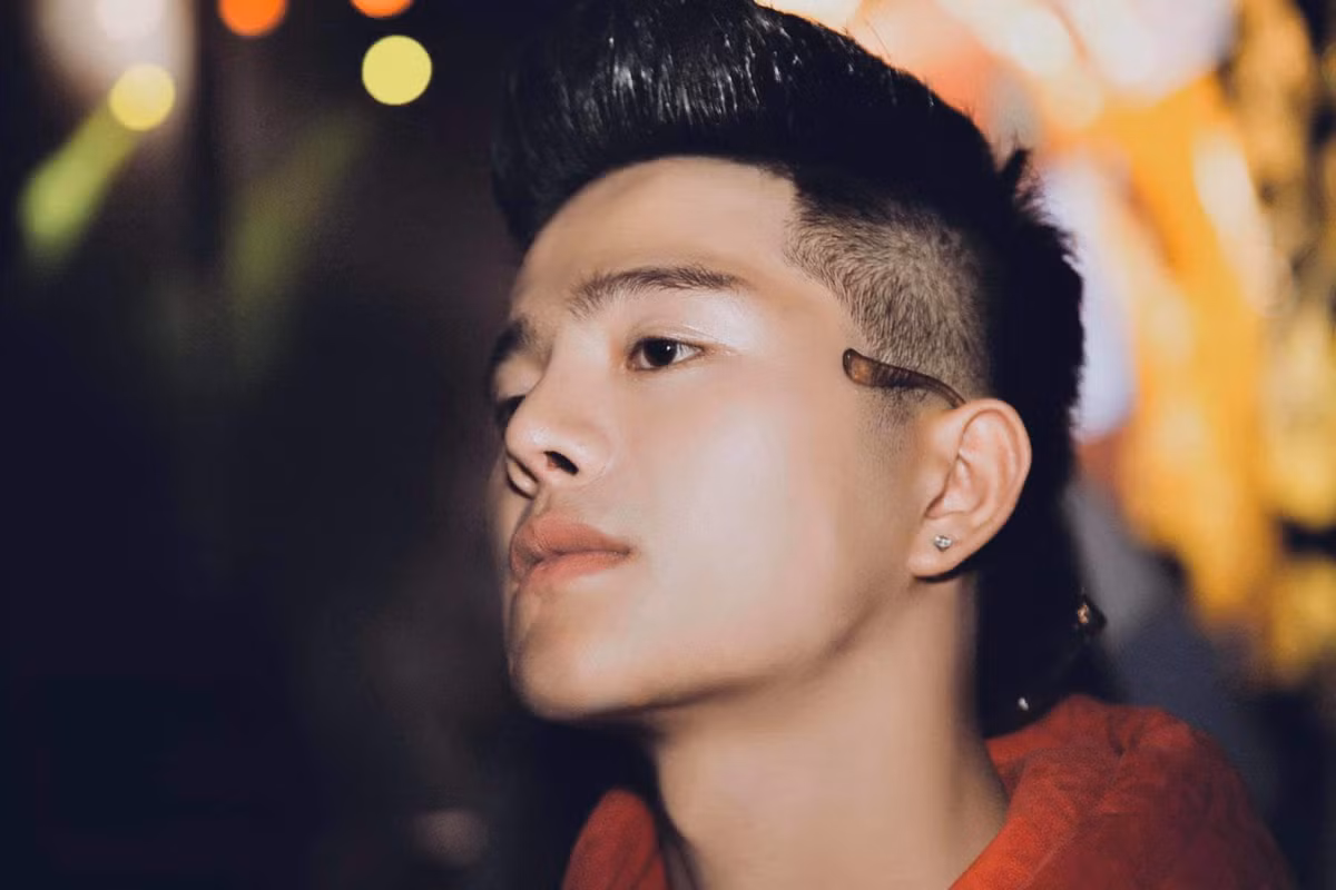 Trong lần hiếm hoi tham gia talkshow, tại chương trình Tôi tuổi teen, Quang Anh trải lòng với Trấn Thành và khán giả về những gì đã trải qua: "Những năm vừa rồi con sống khá là ẩn để mình có một cuộc sống nó bình thường như một người bình thường để biết mình đang là ai. Vì sau cuộc thi xong thì có lời qua tiếng lại của cộng đồng mạng, có nhiều sự áp lực khiến mình thấy cần kiểm soát lại con người mình một chút để biết mình đang ở đâu và đang làm cái gì. Họ từng nói 'Tại sao cái thằng này lại được làm Quán quân?' Từ năm đó đến giờ, con thay đổi khá nhiều, từ ngoại hình cho đến phong cách cũng như gu âm nhạc. Tất cả mọi thứ đã thay đổi con gần như 180 độ".