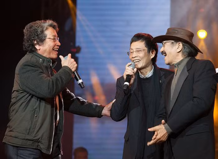 Nhac si Pho Duc Phuong bi ung thu tuy, dong nghiep sung sot