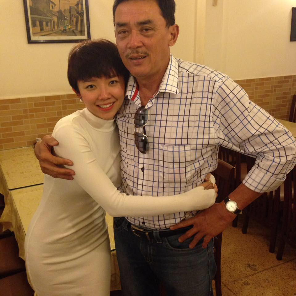 Ai cung hong dam cuoi Toc Tien nhung bo nu ca si vua len tieng phu nhan-Hinh-4