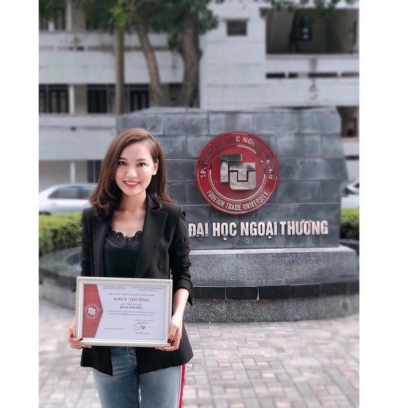 Chính vì thế, nữ biên tập viên luôn thể hiện được sự tự tin trong bản tin mà cô mới đảm nhận. Trên màn ảnh nhỏ, BTV kiêm MC Linh Thủy đã thu hút được sự chú ý của khán giả nhờ cách dẫn dắt lôi cuốn và ngoại hình xinh đẹp. Bên cạnh dẫn chương trình, Linh Thủy cũng là một trong những nữ phóng viên xông xáo của Ban Thời sự - Đài truyền hình Việt Nam.