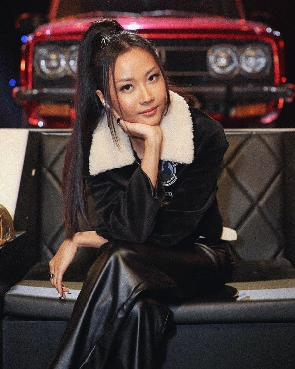 Suboi với phong cách cá tính quen thuộc trong chương trình Rap Việt. Sự trở lại của nữ rapper với vai trò huấn luyện viên thu hút nhiều sự chú ý thời gian qua.