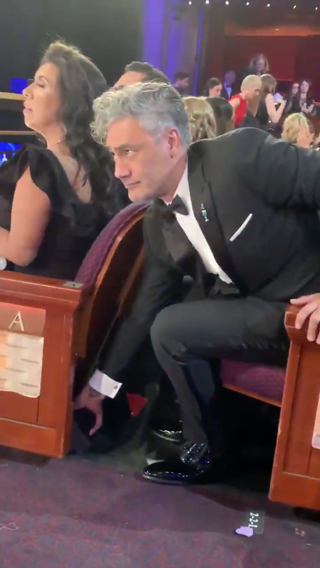 Trên Twitter fan hâm mộ đã “nhắc khéo” anh đừng bỏ quên tượng vàng như Leonardo Dicaprio tại Oscar 2016.