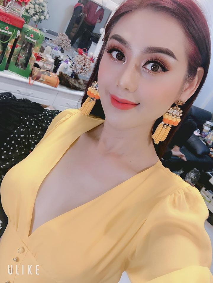 Lâm Khánh Chi là một trong những mỹ nhân chuyển giới có cuộc sống viên mãn nhất showbiz Việt.