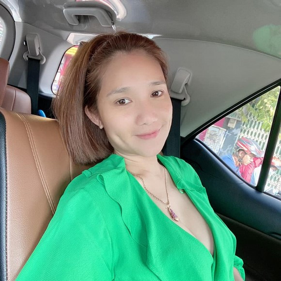 Trải qua một cuộc hôn nhân đổ vỡ và vài cuộc tình, hiện MC Cát Tường đang làm mẹ đơn thân. Con gái của Cát Tường hiện tại đang đi du học.