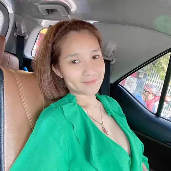 Trải qua một cuộc hôn nhân đổ vỡ và vài cuộc tình, hiện MC Cát Tường đang làm mẹ đơn thân. Con gái của Cát Tường hiện tại đang đi du học.