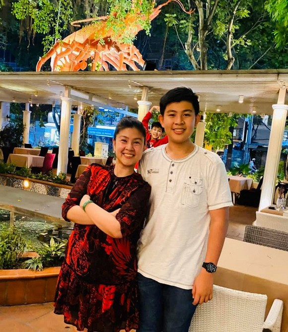 Con trai Phuoc Sang va Kim Thu lan dau lo dien, mat tuan tu, cao 1m76-Hinh-2