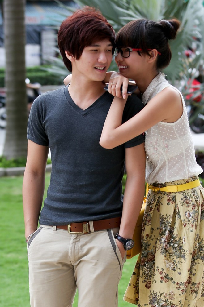 Ngoài Hoàng Oanh và Y Vân, khi mới bước chân vào showbiz, Huỳnh Anh còn có mối tình đáng nhớ với người đẹp Kỳ Hân.