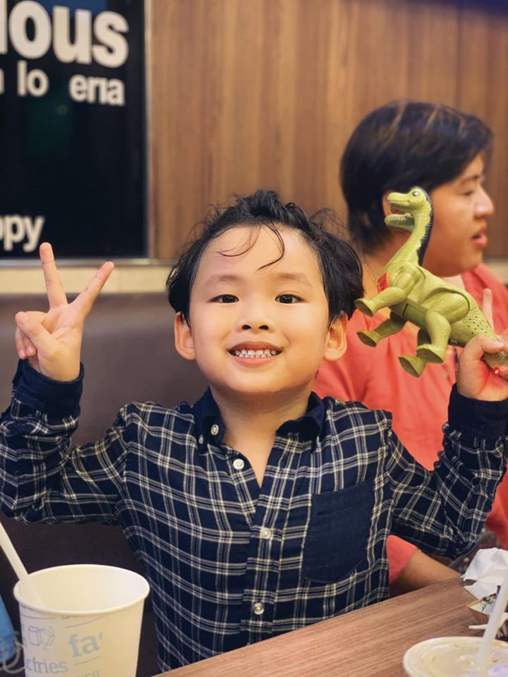 Tuy nhiên, tiệc sinh nhật của bé Noah thiếu vắng sự góp mặt của bố ruột.