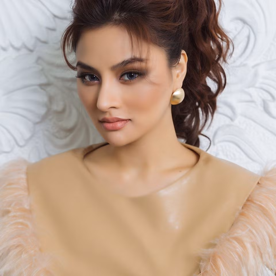 Trước Kha Ly, nhiều mỹ nhân Việt từng bị quấy rối, trong đó có Thu Phương. Cựu người mẫu từng gây xôn xao khi tiết lộ là nạn nhân bị ông trùm Hollywood - Harvey Weinstein quấy rối tình dục 9 năm trước.