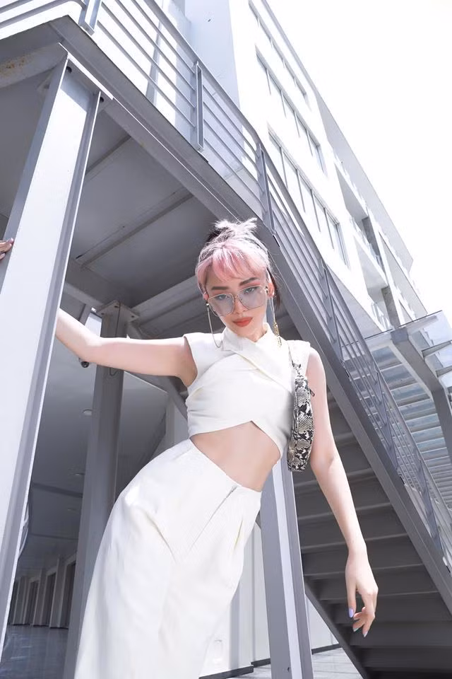 Toc Tien noi mot cau cuc ba dao dap tan tin don mang thai-Hinh-2