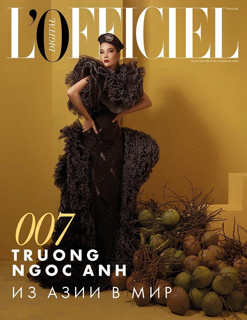 L'Officiel Russia là một tạp chí danh tiếng của nước Nga. Với loạt ảnh mới nhất, Trương Ngọc Ánh thể hiện phong cách của một người phụ nữ mạnh mẽ, tự tin và quyến rũ khi diện những bộ trang phục mang kiểu dáng, họa tiết độc đáo.