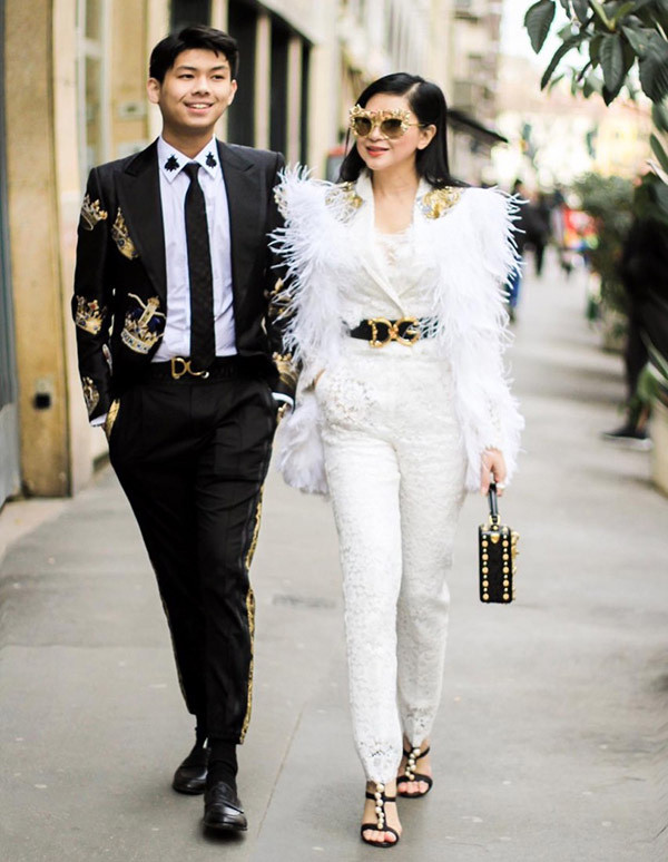 Ngoài Tiên Nguyễn, Hiếu Nguyễn cũng là một "richjkids" đình đám được giới trẻ chú ý. Hiện cậu đang sinh sống và học tập ở nước ngoài.