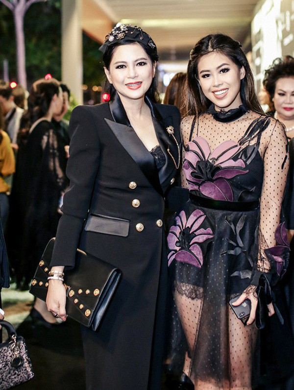 Sau nhiều năm gắn bó với ông Jonathan Hạnh Nguyễn, Thủy Tiên có 2 con trai gái. Con gái Tiên Nguyễn của Thủy Tiên là một trong những "richkids" đình đám tại Việt Nam. 2 mẹ con Thủy Tiên là khách mời của nhiều nhãn hàng thời trang xa xỉ nổi tiếng trên thế giới.