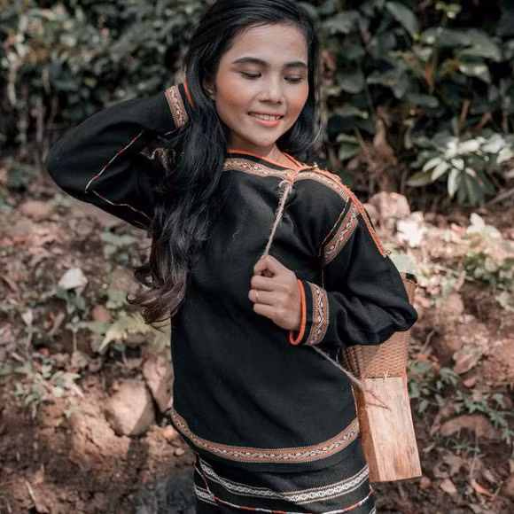 Khác với H'Hen Niê, H’Min Niê lựa chọn cuộc sống bình dị nơi quê nhà Đắk Lắk.