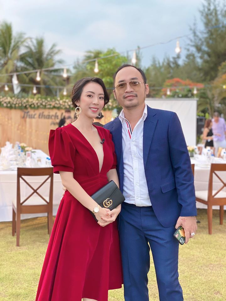 Tiến Luật chia sẻ hình ảnh đẹp đôi cùng bà xã Thu Trang.