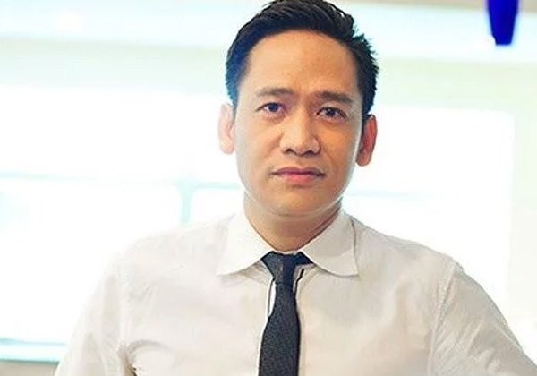 Theo đó, trong 1 clip trò chuyện với người nước ngoài, Duy Mạnh hỏi người này: "Thích gái Việt Nam không? Gái Việt Nam rất ngon, rất dâm, đẹp và sexy". Lời nói của Duy Mạnh bị cho là thiếu chuẩn mực.