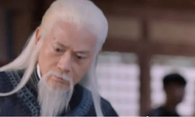 Một phân cảnh nhân viên trường quay bị lọt vào cảnh trong phim "Tương dạ 2" khiến khán giả tiếc nuối cho một bộ phim được đầu tư kỹ lưỡng lại để lộ sạn phim như vậy.