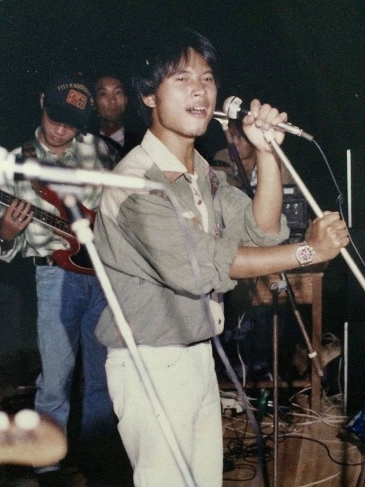 Ít ai biết, Long Vũ cũng là một người rất đam mê âm nhạc và từng là thành viên trong ban nhạc với MC Anh Tuấn thời trẻ.