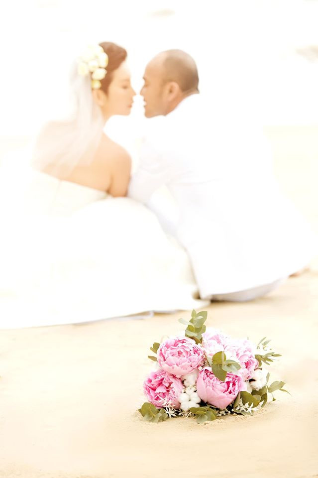 Sau đó cô tiếp tục gặp trắc trở khi yêu phải một người đàn ông bội bạc đã bỏ rơi Xuân Lan khi cô mang bầu, sinh con.