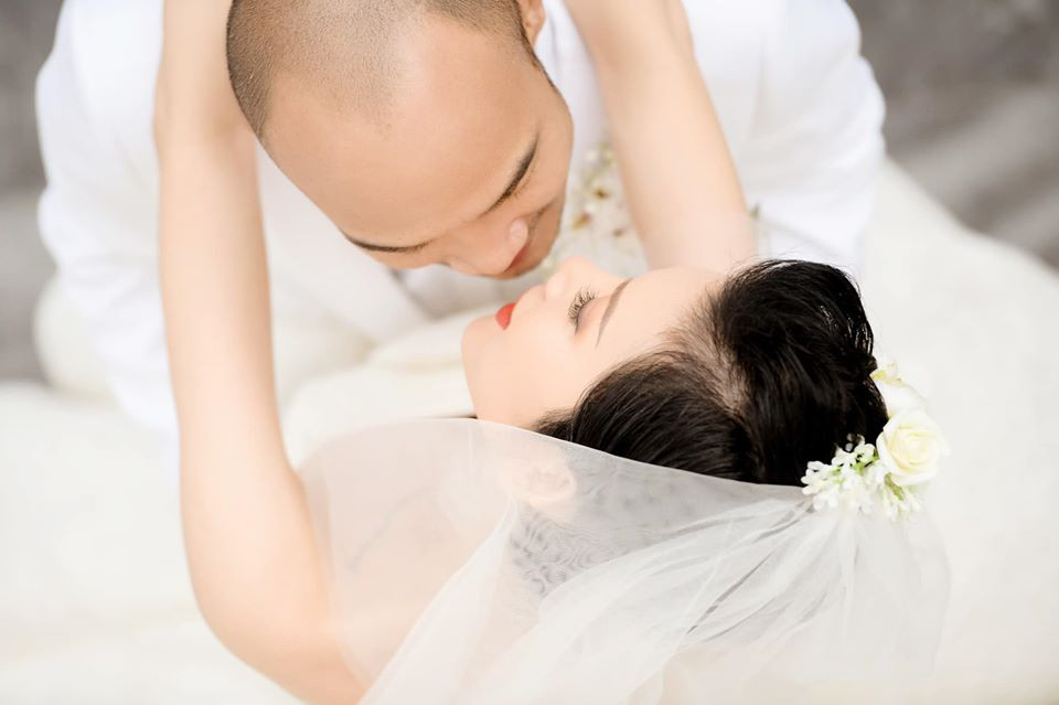 Trải qua nhiều lận đận, Xuân Lan được người hâm mộ chúc phúc khi lên xe hoa ngày đầu năm mới.