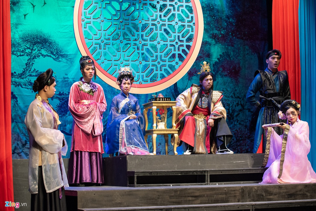 Vào dịp Tết Nguyên đán 2020, sân khấu Thế giới Trẻ sẽ có 6 vở diễn phục vụ khán giả gồm Cuộc chiến sắc đẹp, Duyên ma tình người, Thần tiên cũng nổi điên, Chuyện cũ mình bỏ qua....