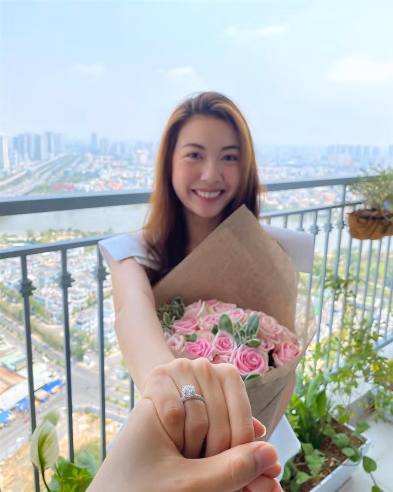 Hon phu cua A hau Thuy Van lo dien: U40 ma nhu trai doi muoi