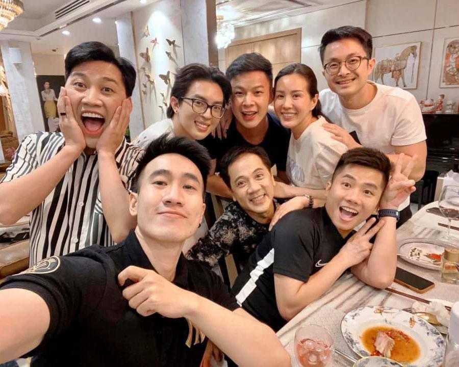 Hiện Thu Hoài đang sống trong một căn biệt thự rộng hơn 400m2, được thiết kế sang trọng, hiện đại.