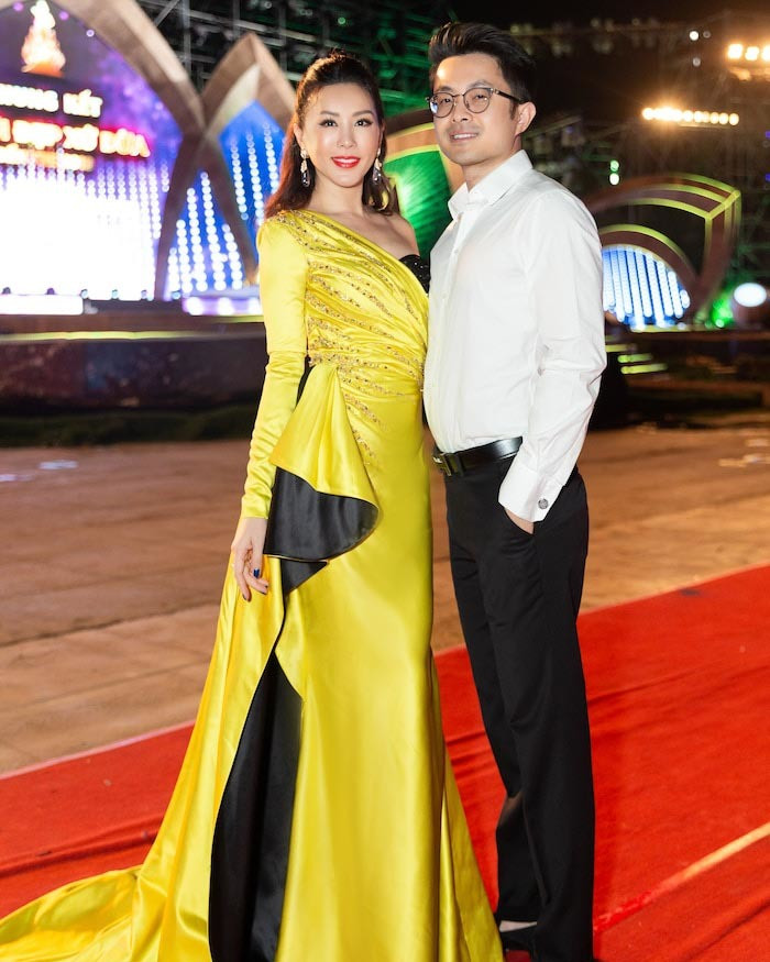 Tuy nhiên hiện tại, Thu Hoài may mắn khi tìm được hạnh phúc mới bên bạn trai doanh nhân kém 10 tuổi.