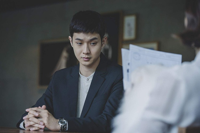 Diễn xuất của nam diễn viên 9X tạo niềm thích thú mạnh mẽ tới Bong Joon-ho. Ông nhìn nhận sự nghiệp của Choi Woo Sik như một viên ngọc thô, càng mài càng sáng. Trong Ký sinh trùng, anh hóa thân Ki Woo, con trai của Ki-teak, làm gia sư cho con gái nhà giàu. Vai diễn của Woo Sik được nhiều người ca ngợi nhờ biểu cảm gương mặt đa dạng.