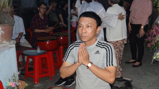 Diễn viên hài Dũng Nhí cầu mong đàn anh an nghỉ nghìn thu.