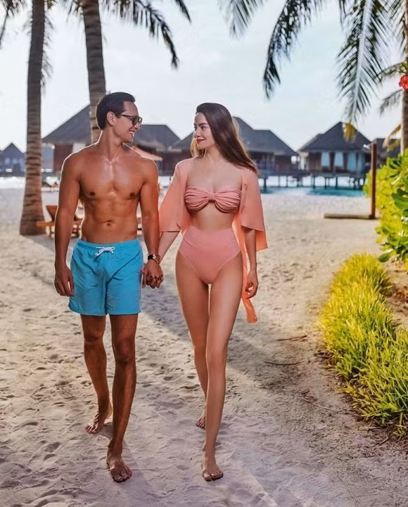 Thân hình của nữ ca sĩ ở thì hiện tại cực bốc lửa và hoàn hảo.