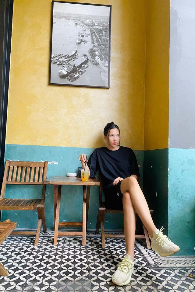 'Không lòng vòng em như Hải Phòng, thích em rồi thì vào đây', Minh Triệu thả thính.