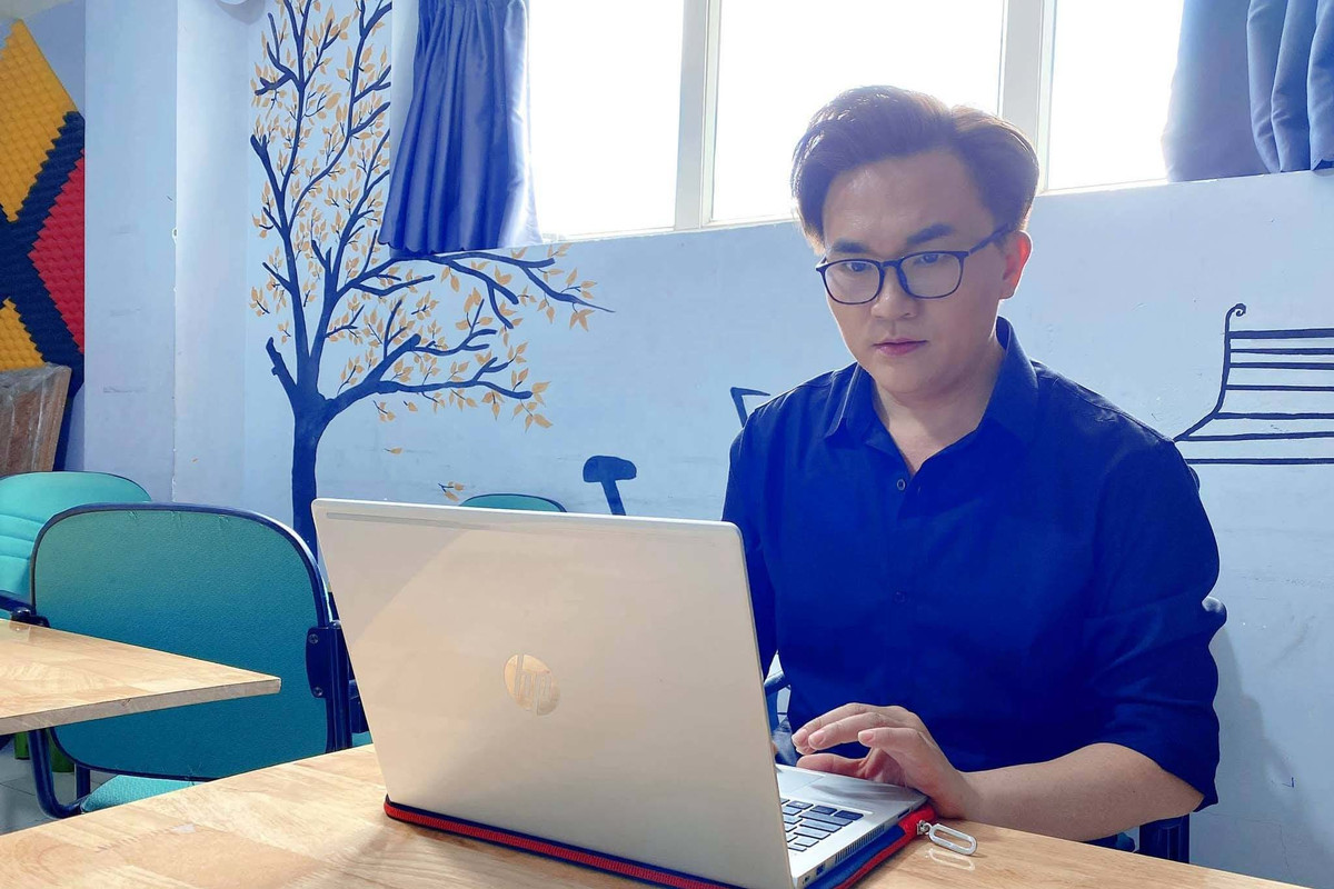 "Có những việc nếu mình không làm thì sẽ là sự thiệt thòi cho mình và cả những người khác", MC Đại Nghĩa viết.