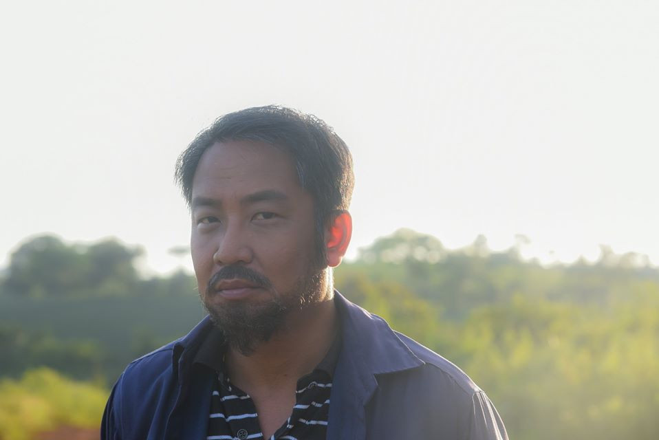 Đình Hiếu hóa trang khác lạ khi đi quay phim ở Bảo Lộc.