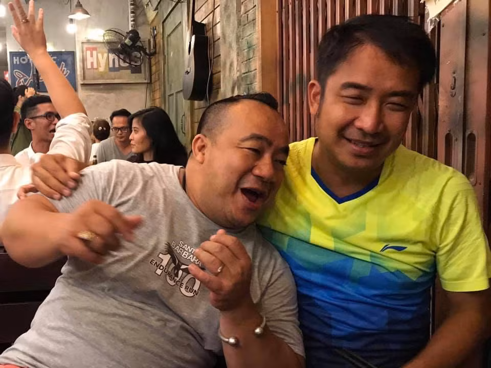 Đình Hiếu thân thiết bên diễn viên Hiếu Hiền.