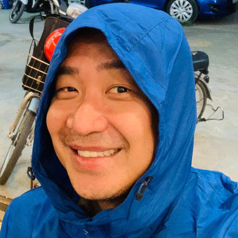 Anh cũng chia sẻ có nhiều người bất ngờ kết bạn với anh thời điểm này: "Quá nhiều người kết bạn .. thời điểm nhạy cảm quá...".