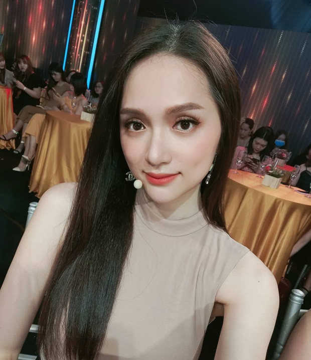 Noi tiep Ngoc Trinh, Huong Giang Idol phat ngon soc “chang co gi ngoai tien“